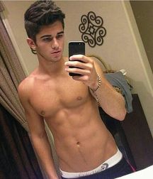 guys4gays 59d6de2c0ab82.jpg