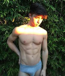 guys4gays 59d6de4a9bf59.jpg