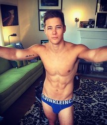 guys4gays 59d6de572cfc7.jpg