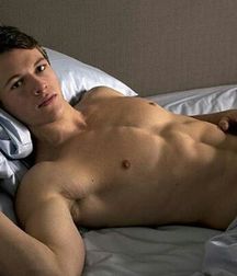 guys4gays 59d6de795f913.jpg