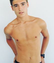 guys4gays 59d6debae19fb.jpg