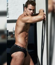 guys4gays 59d6dec37f63e.jpg