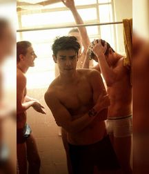 guys4gays 59d6dedd983ef.jpg