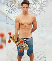 guys4gays 59d6df047a9e0.jpg