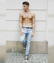 guys4gays 59d6df1020849.jpg