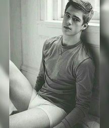 guys4gays 59d6df258a910.jpg