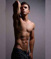 guys4gays 59d6df2ec03f4.jpg