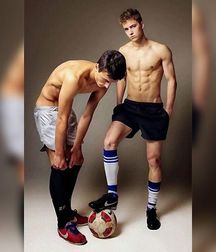 guys4gays 59d6df482ce08.jpg
