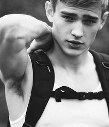 guys4gays 59d6df5823f28.jpg