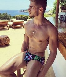 guys4gays 59d6df5ba659c.jpg