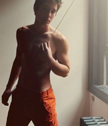 guys4gays 59d6df68209c0.jpg