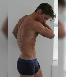 guys4gays 59d6df72bfd26.jpg