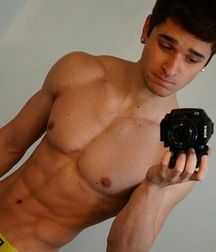 guys4gays 59d6df7424613.jpg