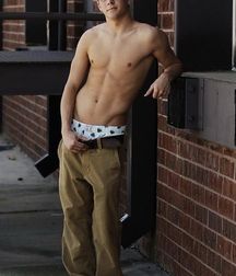guys4gays 59d6dfa08e950.jpg