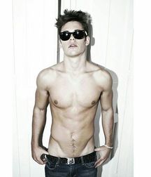 guys4gays 59d6dfa726c58.jpg