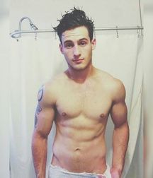 guys4gays 59d6dfb8ef7b8.jpg