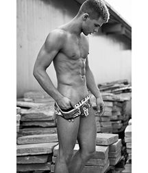guys4gays 59d6dfdac52ca.jpg