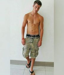 guys4gays 59d6dfff02bda.jpg