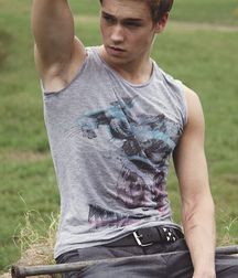 dark haired twink 59dc19bfb721c.jpg
