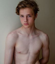 dark haired twink 59dc1a0bad581.jpg