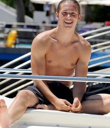 dark haired twink 59dc1a2a05c2a.jpg
