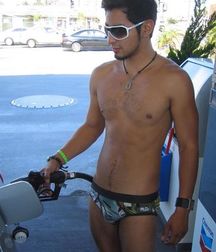 dark haired twink 59dc1a6d1e941.jpg