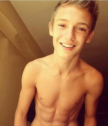 modelsboys 59e00affb5568.jpg