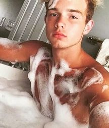 modelsboys 59e00b1362772.jpg