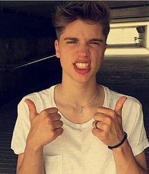 modelsboys 59e00bb42fa6e.jpg