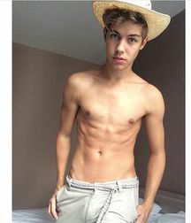 modelsboys 59e00c1229e8c.jpg