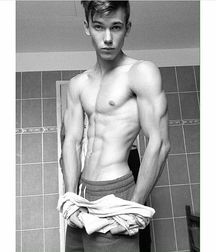 modelsboys 59e00c7c9a86f.jpg