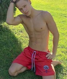 modelsboys 59e00ca400eda.jpg