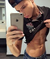 modelsboys 59e00cbd13b72.jpg