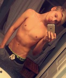 modelsboys 59e00cc40c597.jpg