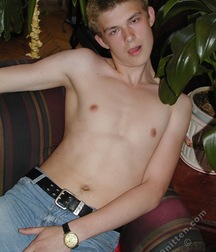 Benny 5a80a0f4bfbc5.jpg
