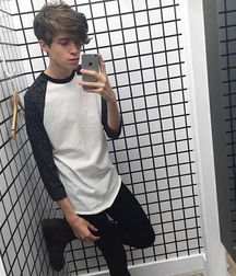cutesexygay 5a9223eb499a9.jpg