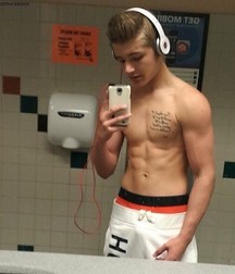 cutesexygay 5a92244f6bf7a.jpg