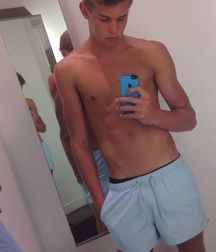 cutesexygay 5a9224b0eb498.jpg
