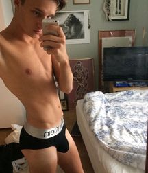 cutesexygay 5a9225158dd84.jpg