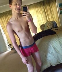 cutesexygay 5a922533c1aab.jpg