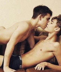 cutesexygay 5a9225828ef08.jpg