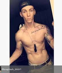 cutesexygay 5a922592de0cd.jpg