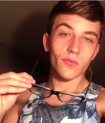 cutesexygay 5a92260d7bbd5.jpg