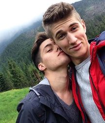 cutesexygay 5a9226ce64f3f.jpg