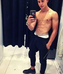 cutesexygay 5a9226d4d757a.jpg