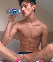 cutesexygay 5a922701e39db.jpg