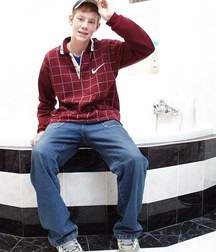 Prince in bath 5a9e674199b9e.jpg