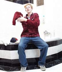Prince in bath 5a9e6748f10ad.jpg