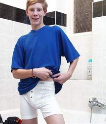 Prince in bath 5a9e674ce7726.jpg