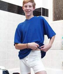 Prince in bath 5a9e674dbd6fc.jpg